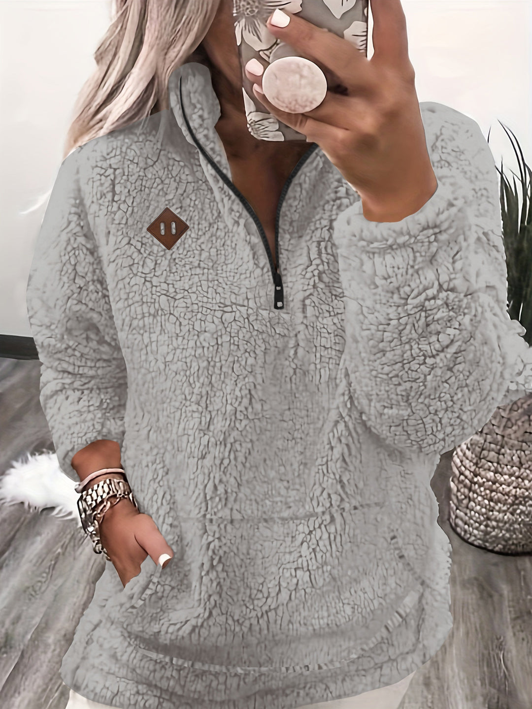 Willemien | Long Sleeve Fleece Zippered Sweatshirt